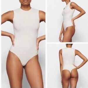 NWT House of Harlow•sleeveless bodysuit